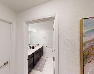 972 Leader Street - Photo Thumbnail 16