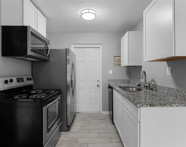 1086 Hibiscus Court - Photo Thumbnail 8