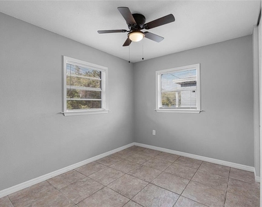 1086 Hibiscus Court - Photo Thumbnail 10
