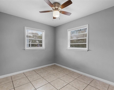 1086 Hibiscus Court - Photo Thumbnail 12