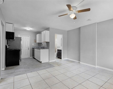 1086 Hibiscus Court - Photo Thumbnail 2