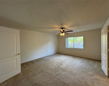 4575 S Texas Avenue - Photo Thumbnail 9