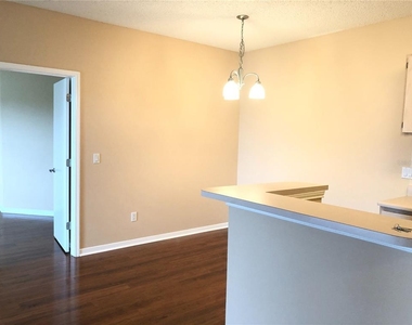 717 Secret Harbor Lane - Photo Thumbnail 5