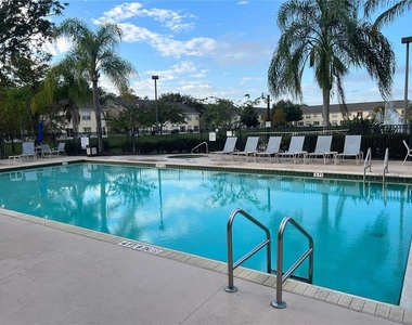 2770 Club Cortile Circle - Photo Thumbnail 10