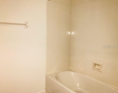 953 Rock Harbor Avenue - Photo Thumbnail 16