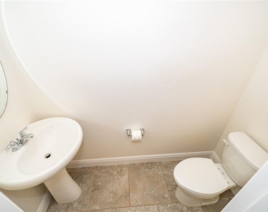 10061 Town Lake Drive - Photo Thumbnail 7