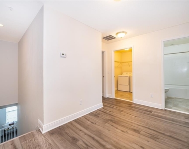 10061 Town Lake Drive - Photo Thumbnail 19