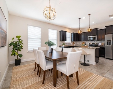 10061 Town Lake Drive - Photo Thumbnail 13