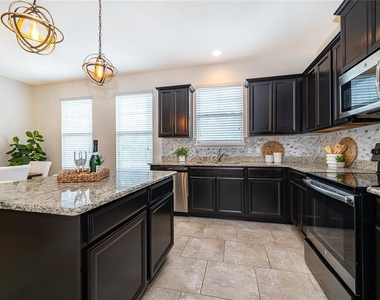 10061 Town Lake Drive - Photo Thumbnail 18