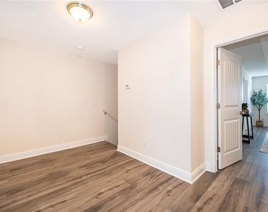 10061 Town Lake Drive - Photo Thumbnail 20