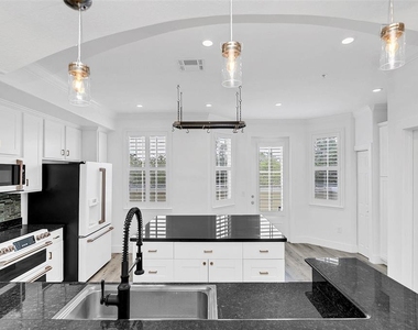 1579 Chatfield Place - Photo Thumbnail 10