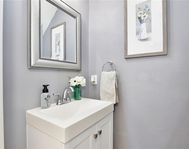 2115 Heathwood Circle - Photo Thumbnail 12
