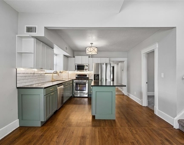 809 N Hyer Avenue - Photo Thumbnail 6