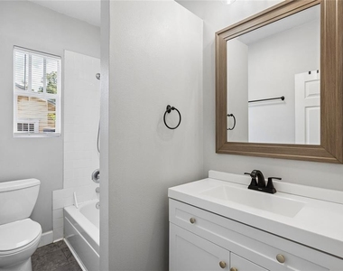 809 N Hyer Avenue - Photo Thumbnail 15