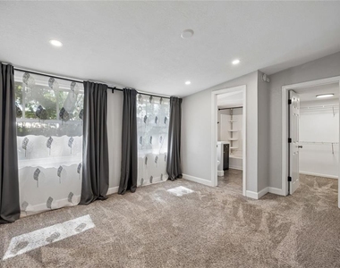 809 N Hyer Avenue - Photo Thumbnail 13