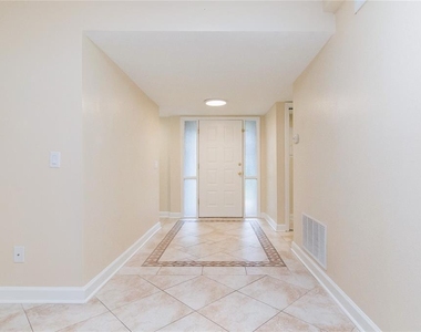 602 Desoto Drive - Photo Thumbnail 2