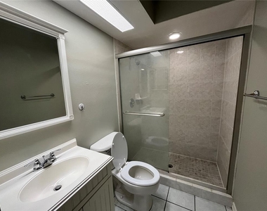 3801 Donna Lynn Lane - Photo Thumbnail 25