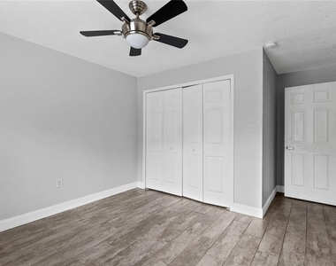 1938 Conway Road - Photo Thumbnail 13