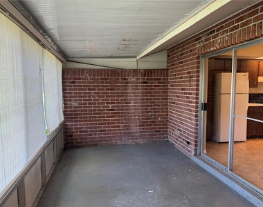 1241 Heritage Lane - Photo Thumbnail 16