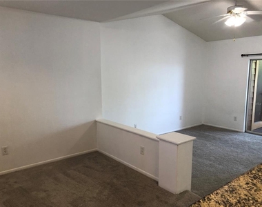 482 N Pin Oak Place - Photo Thumbnail 6