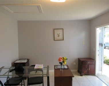 934 Caribbean Drive - Photo Thumbnail 3