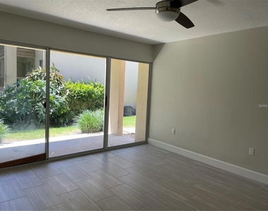 586 Orange Drive - Photo Thumbnail 2