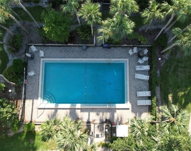 586 Orange Drive - Photo Thumbnail 35