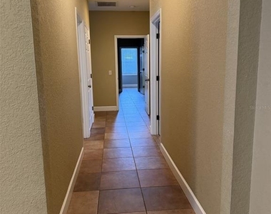3613 S Summerlin Avenue - Photo Thumbnail 7