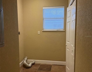3613 S Summerlin Avenue - Photo Thumbnail 16