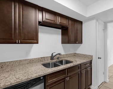 5214 Kempston Drive - Photo Thumbnail 10