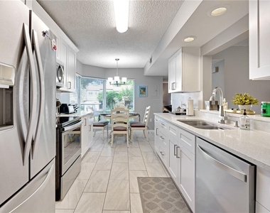 204 Quayside Circle - Photo Thumbnail 4