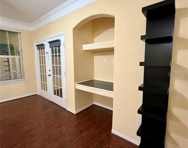 3226 Greenwich Village Boulevard - Photo Thumbnail 7
