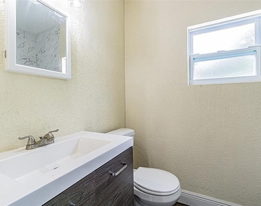 505 E Virginia Avenue - Photo Thumbnail 13