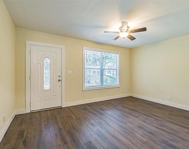 505 E Virginia Avenue - Photo Thumbnail 6