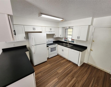 2304 India Palm Drive - Photo Thumbnail 5