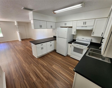 2304 India Palm Drive - Photo Thumbnail 6