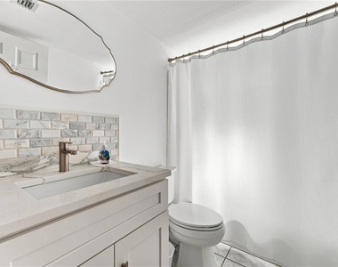 2855 Dueby Street - Photo Thumbnail 11