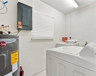 2855 Dueby Street - Photo Thumbnail 18