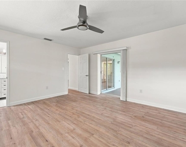 2855 Dueby Street - Photo Thumbnail 15