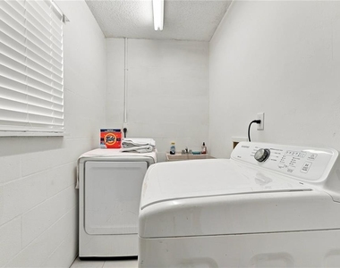 2855 Dueby Street - Photo Thumbnail 19
