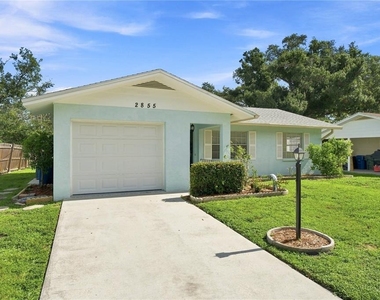 2855 Dueby Street - Photo Thumbnail 4