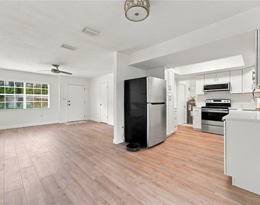 2855 Dueby Street - Photo Thumbnail 7