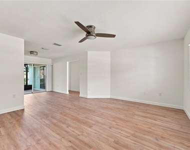 2855 Dueby Street - Photo Thumbnail 5