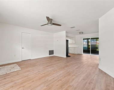 2855 Dueby Street - Photo Thumbnail 6