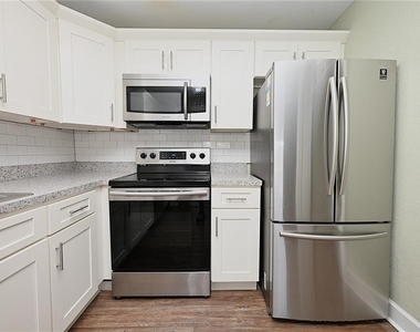 3958 2nd Street Nw - Photo Thumbnail 5