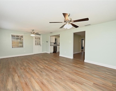 3958 2nd Street Nw - Photo Thumbnail 10