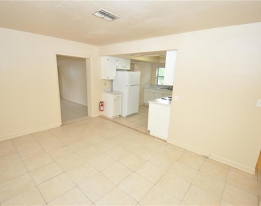 730 28th Street Nw - Photo Thumbnail 3