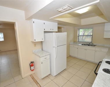 730 28th Street Nw - Photo Thumbnail 5