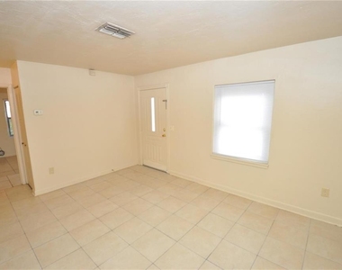 730 28th Street Nw - Photo Thumbnail 2