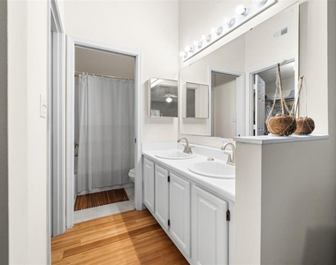 10000 Sw 52nd Avenue - Photo Thumbnail 12